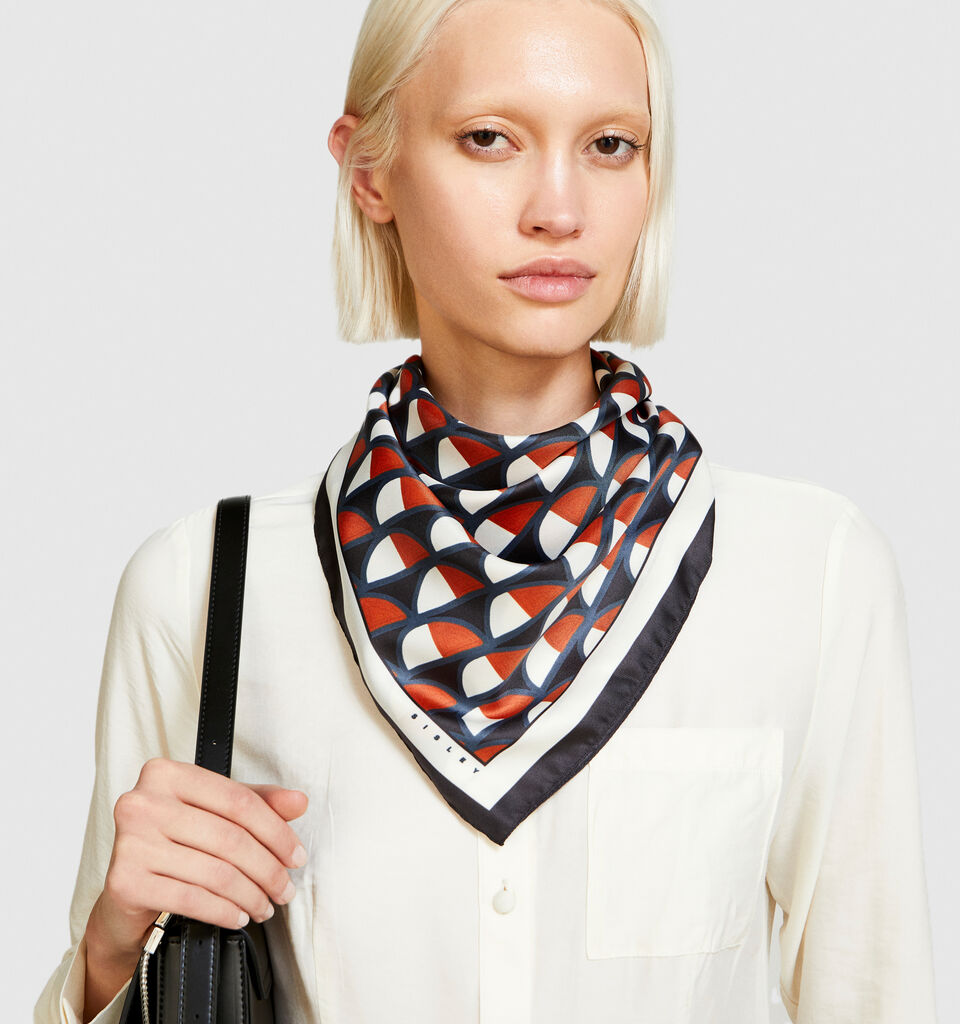 Printed square scarf - null - Multi-color | Sisley image number 3